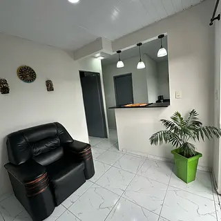 Depto. moderno con balcón y vista al río